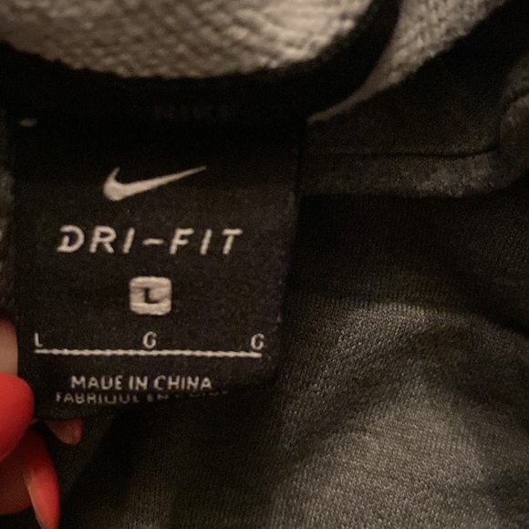 Men’s Nike Dri-Fit Hoodie - Picture 2 of 2